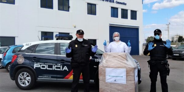 Cosmewax-donates-gloves